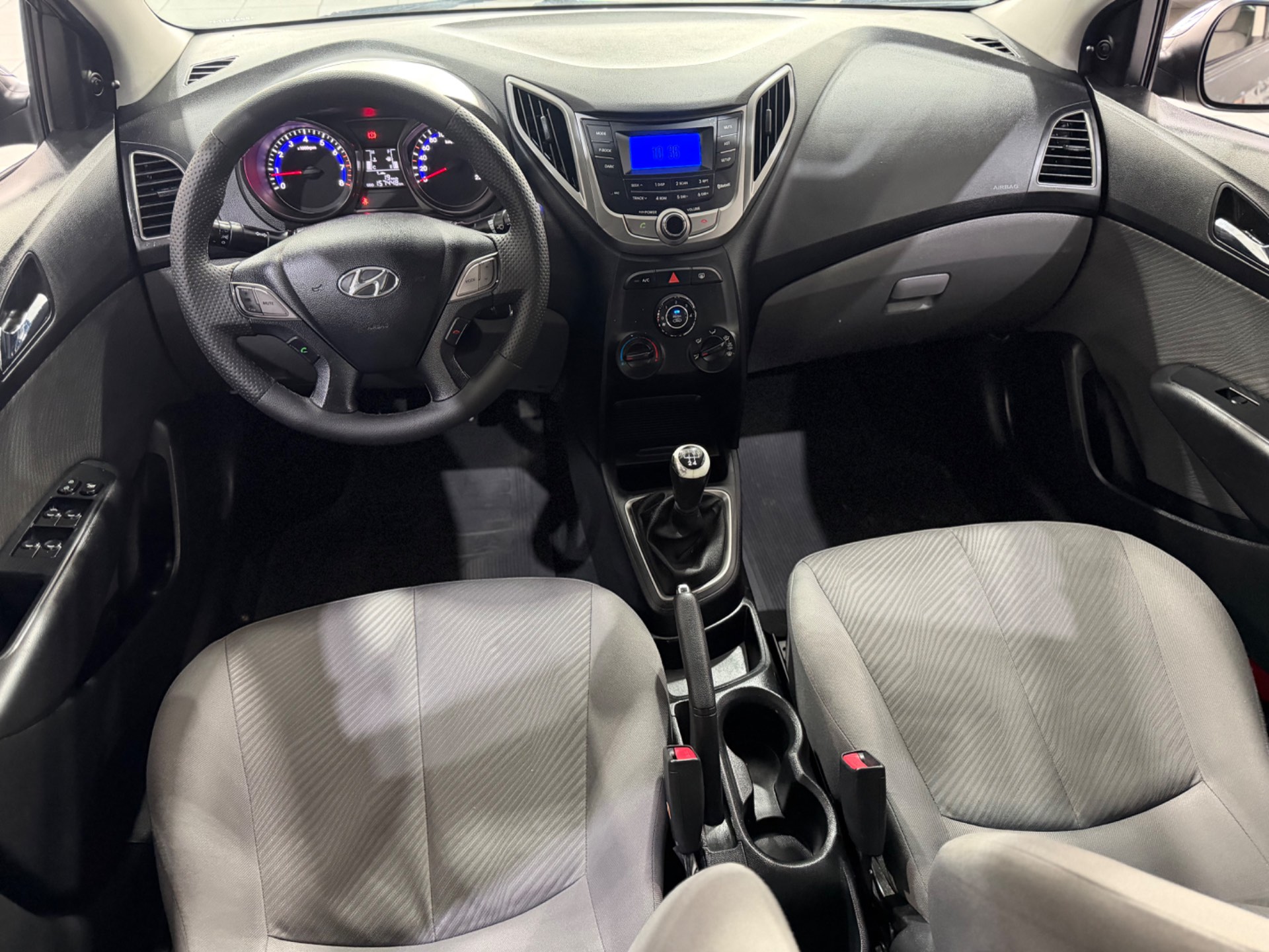 HYUNDAI HB20S