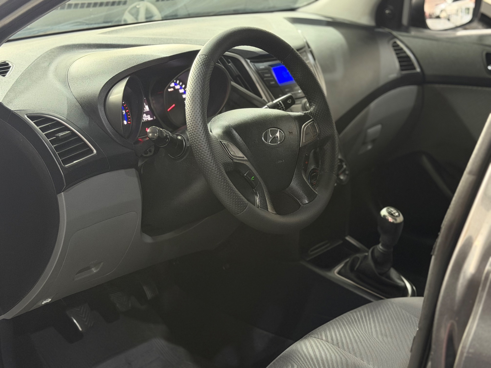 HYUNDAI HB20S