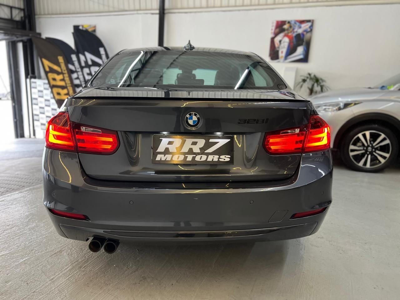 BMW 328i