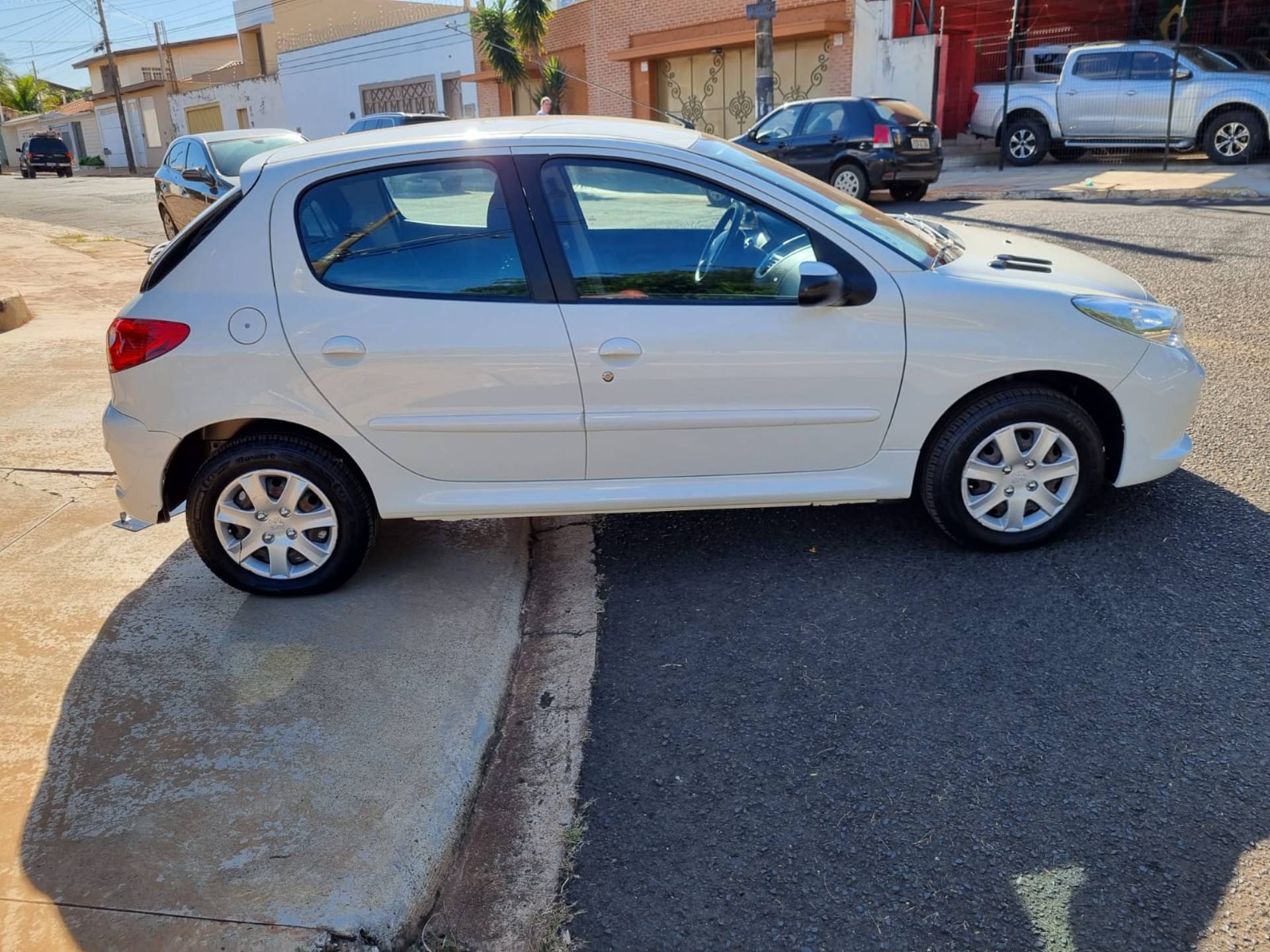 PEUGEOT 207