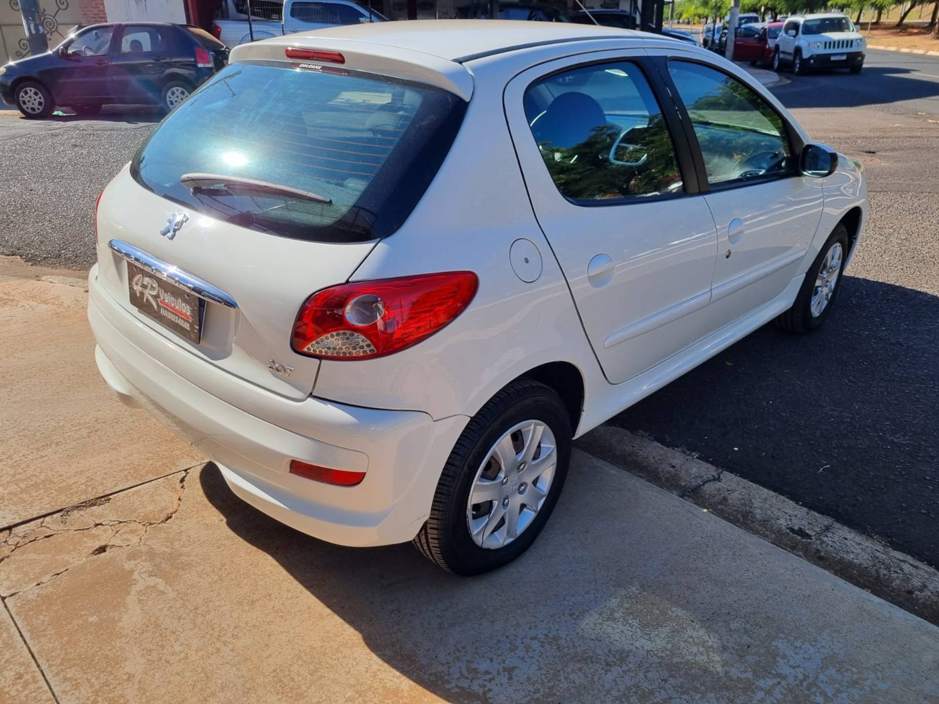 PEUGEOT 207
