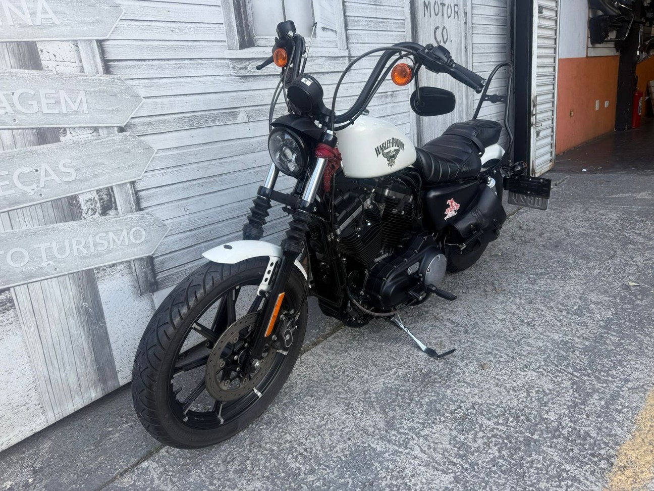 SPORTSTER IRON 883 