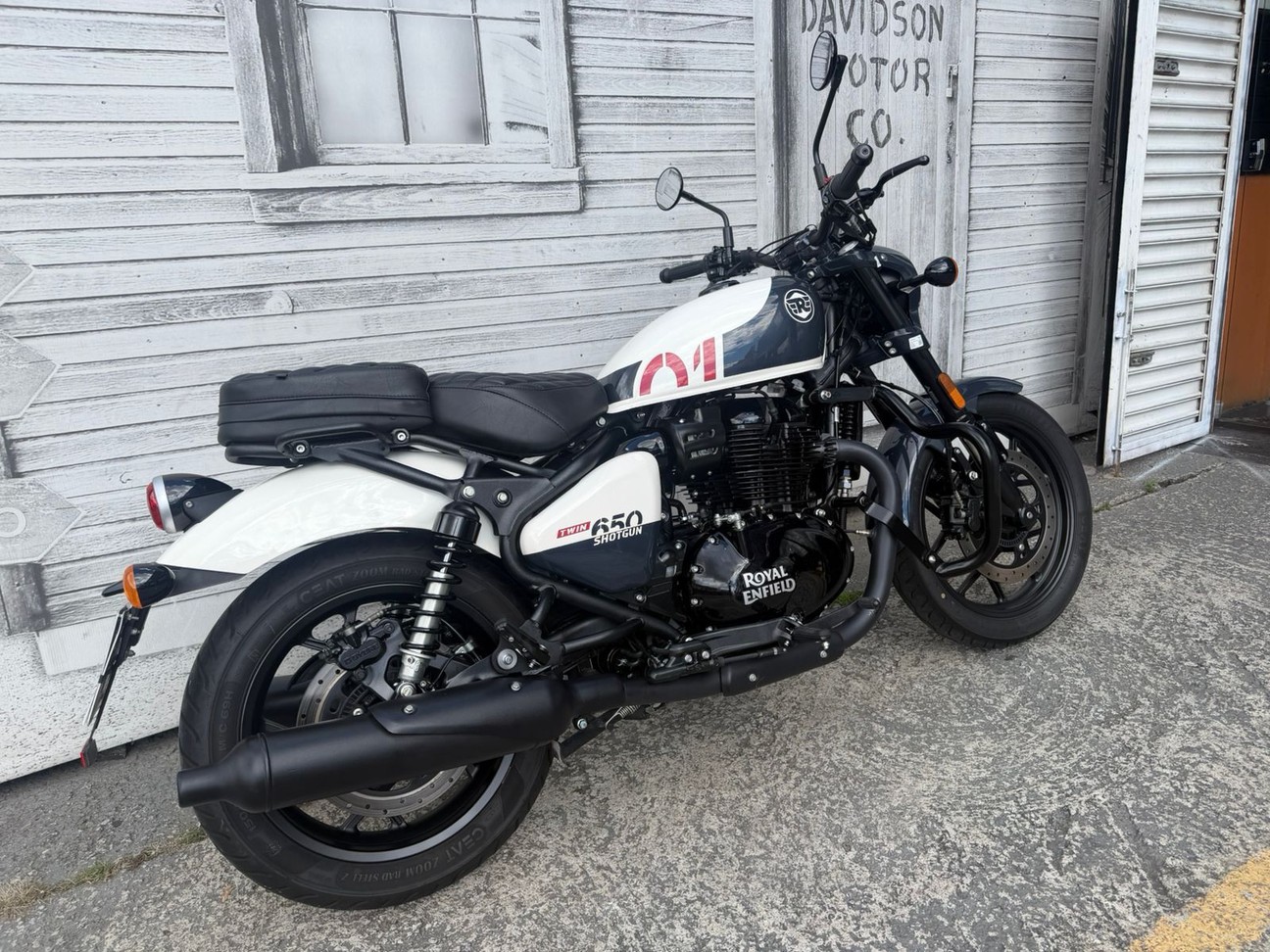 SHOTGUN 650 STENCIL WHITE 