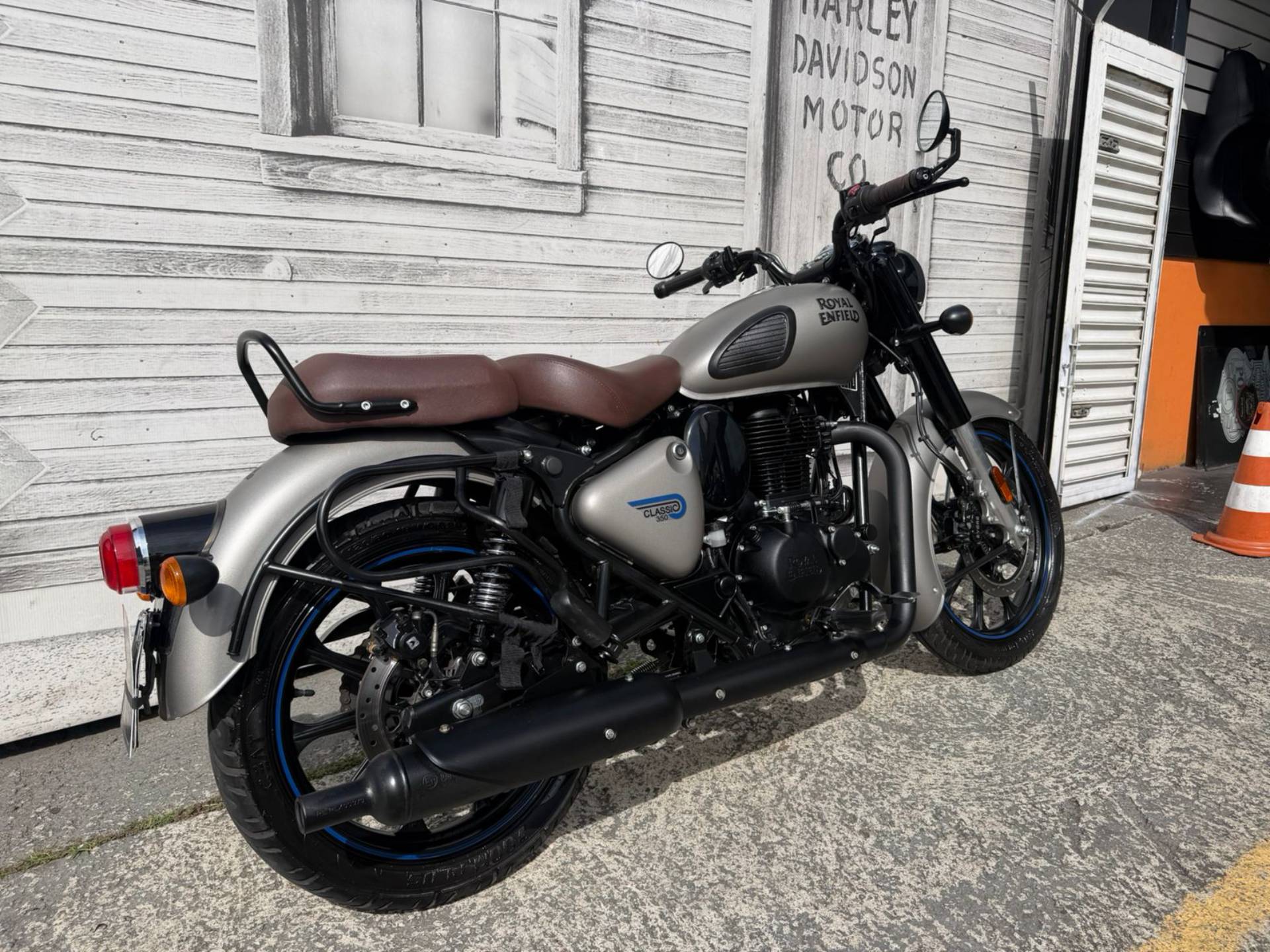 ROYAL ENFIELD CLASSIC 500