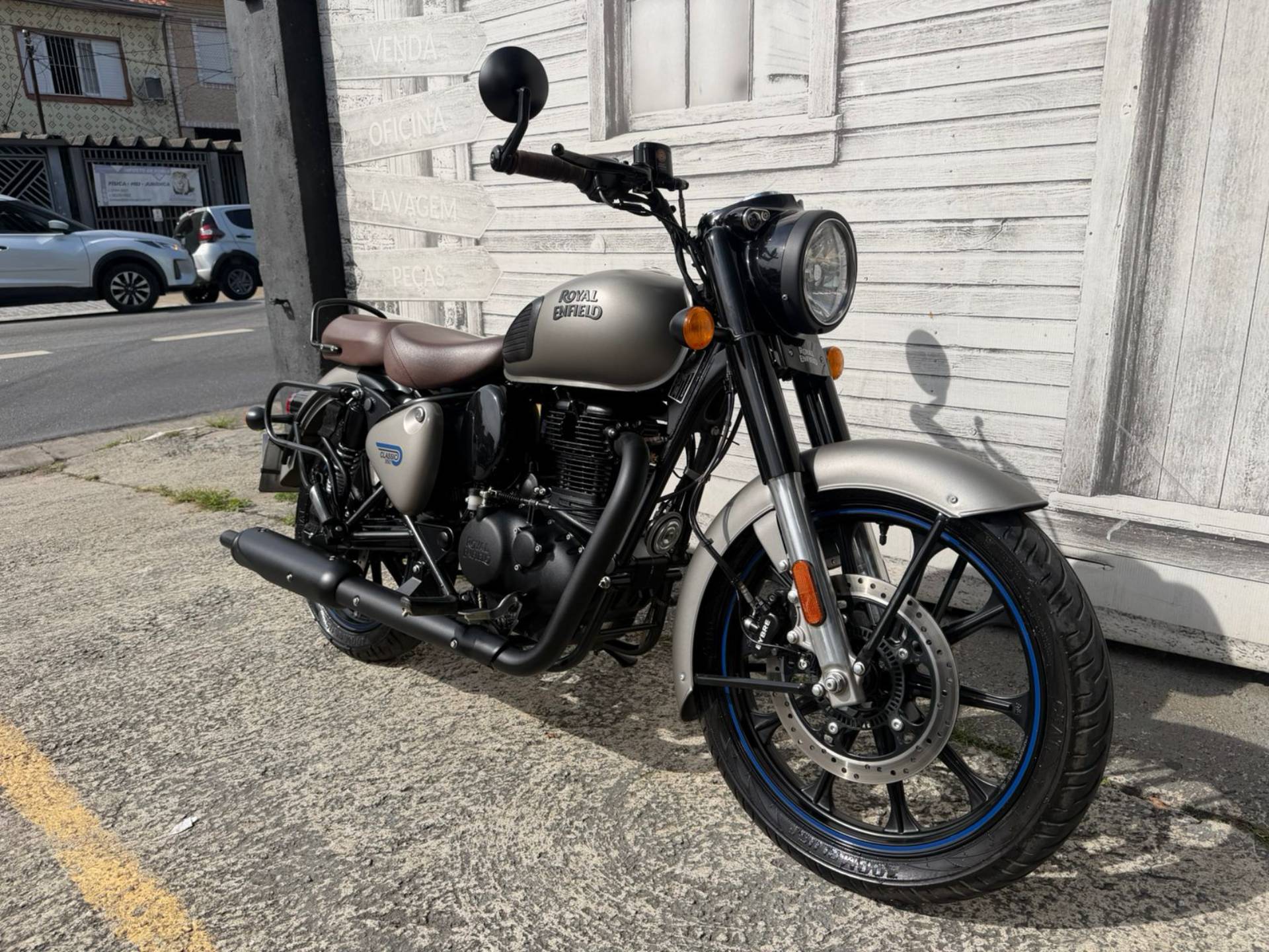 ROYAL ENFIELD CLASSIC 500