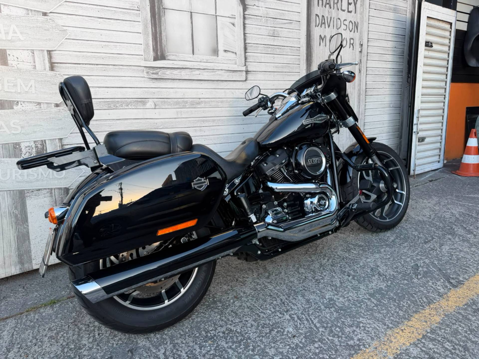 HARLEY-DAVIDSON SPORT GLIDE