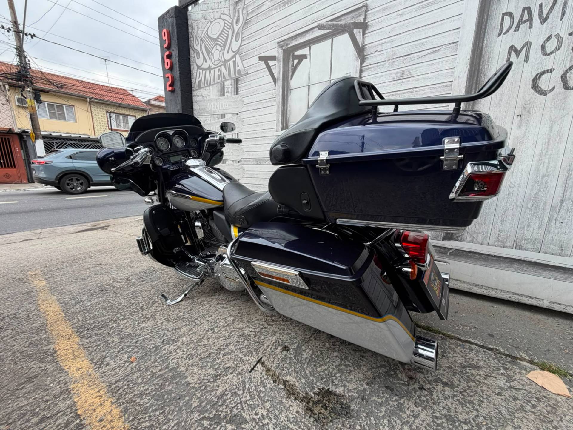 HARLEY-DAVIDSON CVO ULTRA CLASSIC ELECTRA GLIDE