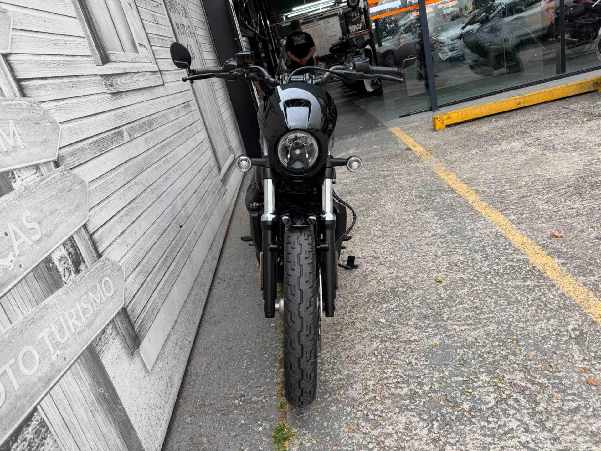 HARLEY-DAVIDSON NIGHTSTER SPECIAL
