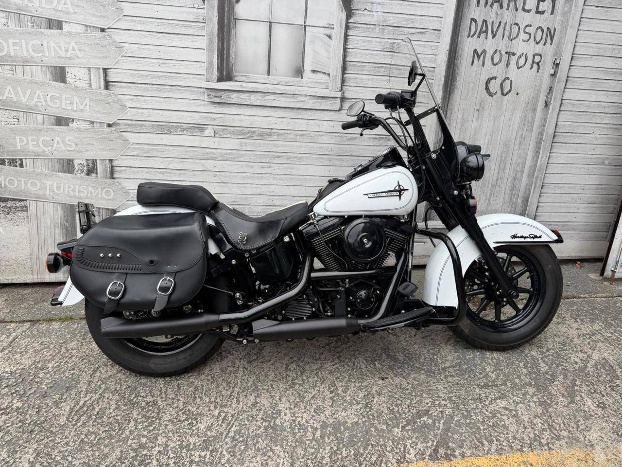 HARLEY-DAVIDSON HERITAGE SOFTAIL CLASSIC