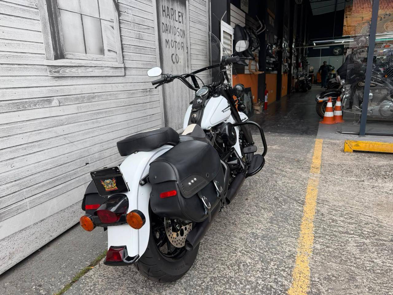 HARLEY-DAVIDSON HERITAGE SOFTAIL CLASSIC
