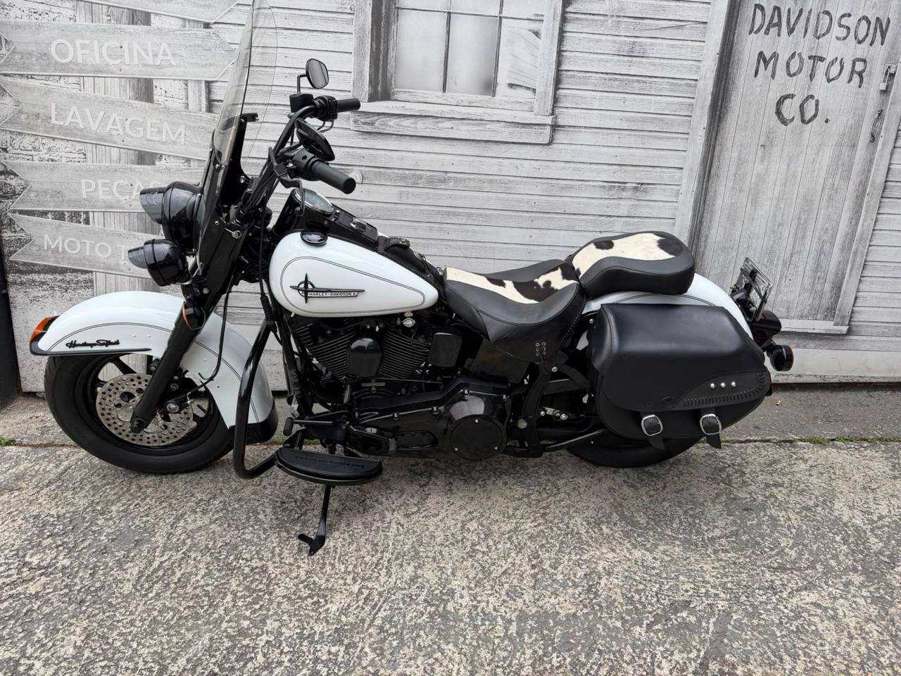 HARLEY-DAVIDSON HERITAGE SOFTAIL CLASSIC