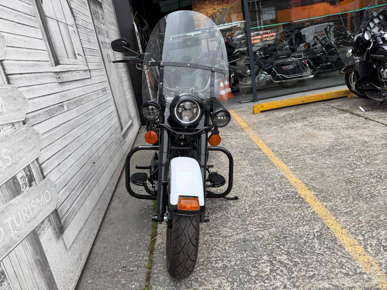 HARLEY-DAVIDSON HERITAGE SOFTAIL CLASSIC