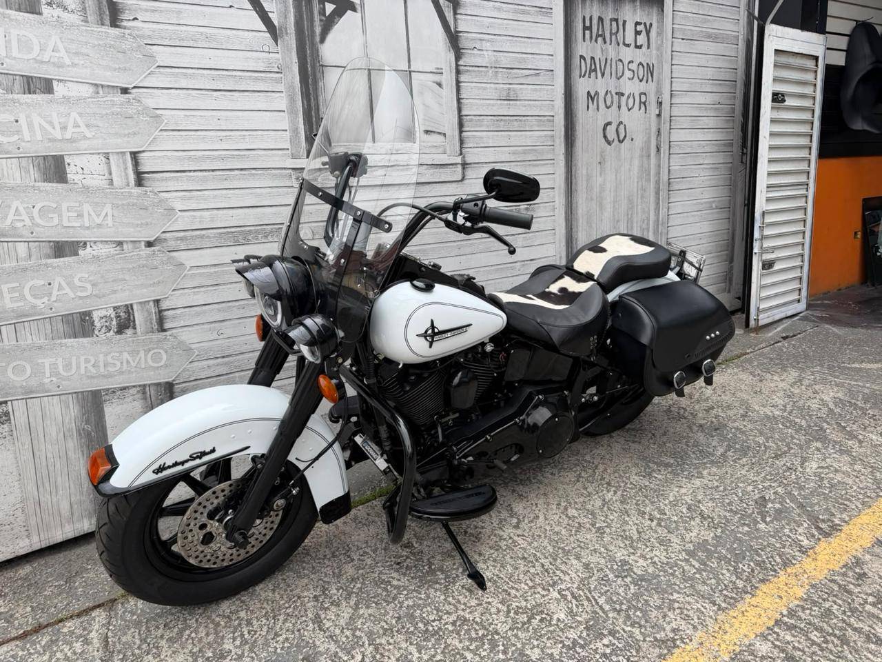 HARLEY-DAVIDSON HERITAGE SOFTAIL CLASSIC