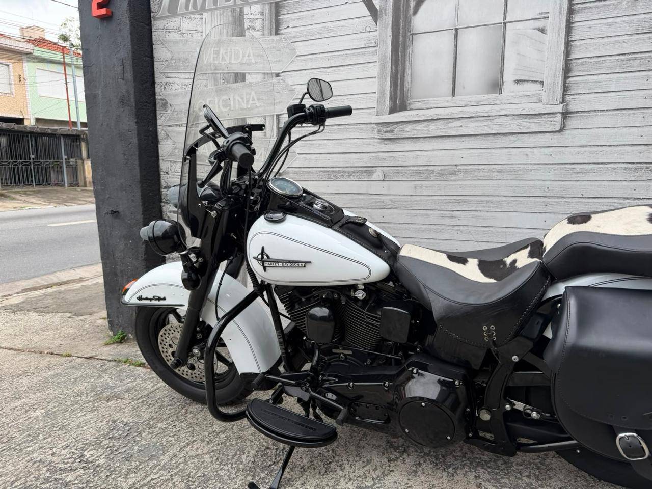 HARLEY-DAVIDSON HERITAGE SOFTAIL CLASSIC