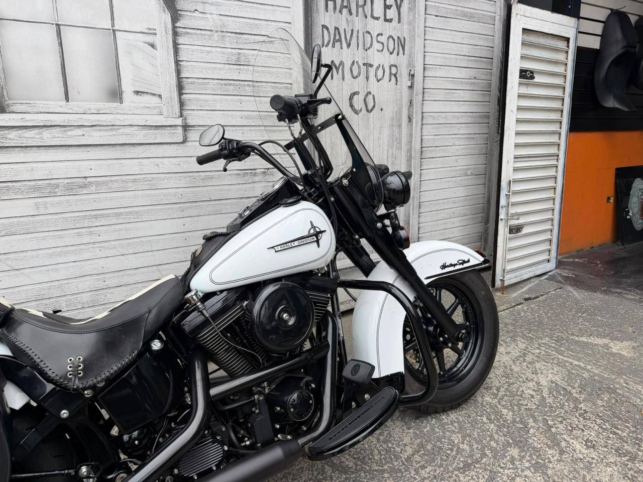 HARLEY-DAVIDSON HERITAGE SOFTAIL CLASSIC
