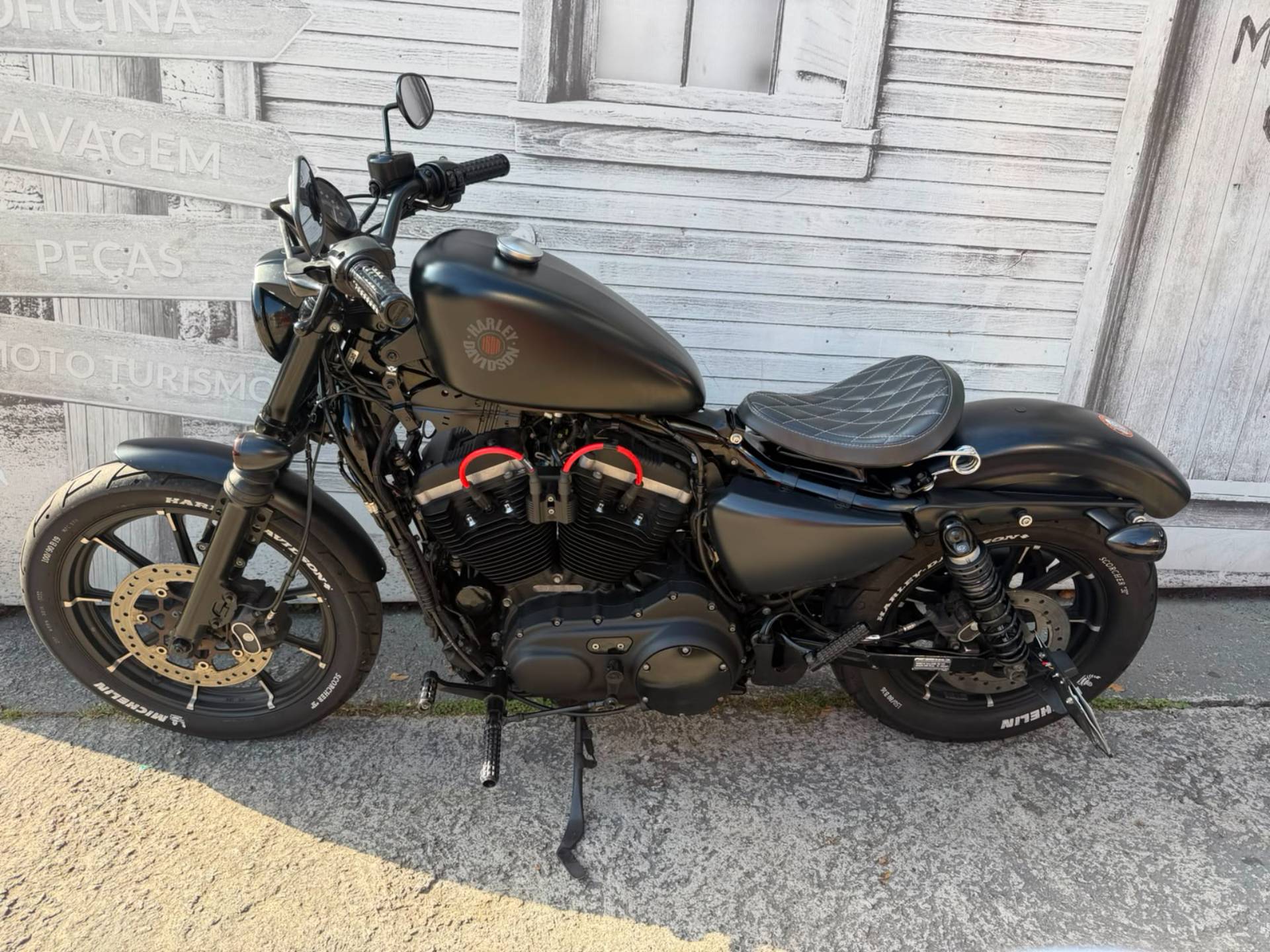 HARLEY-DAVIDSON IRON