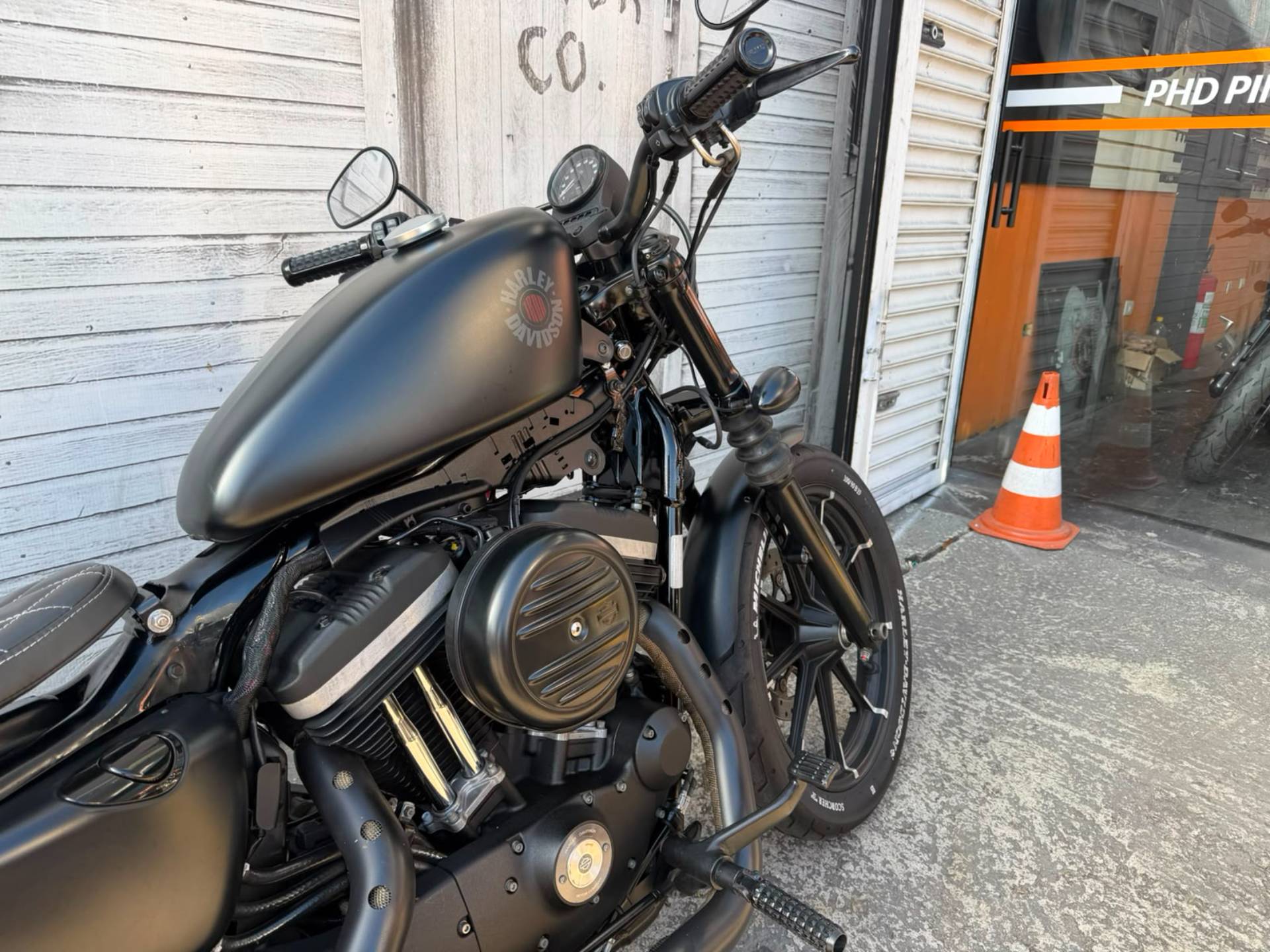 HARLEY-DAVIDSON IRON