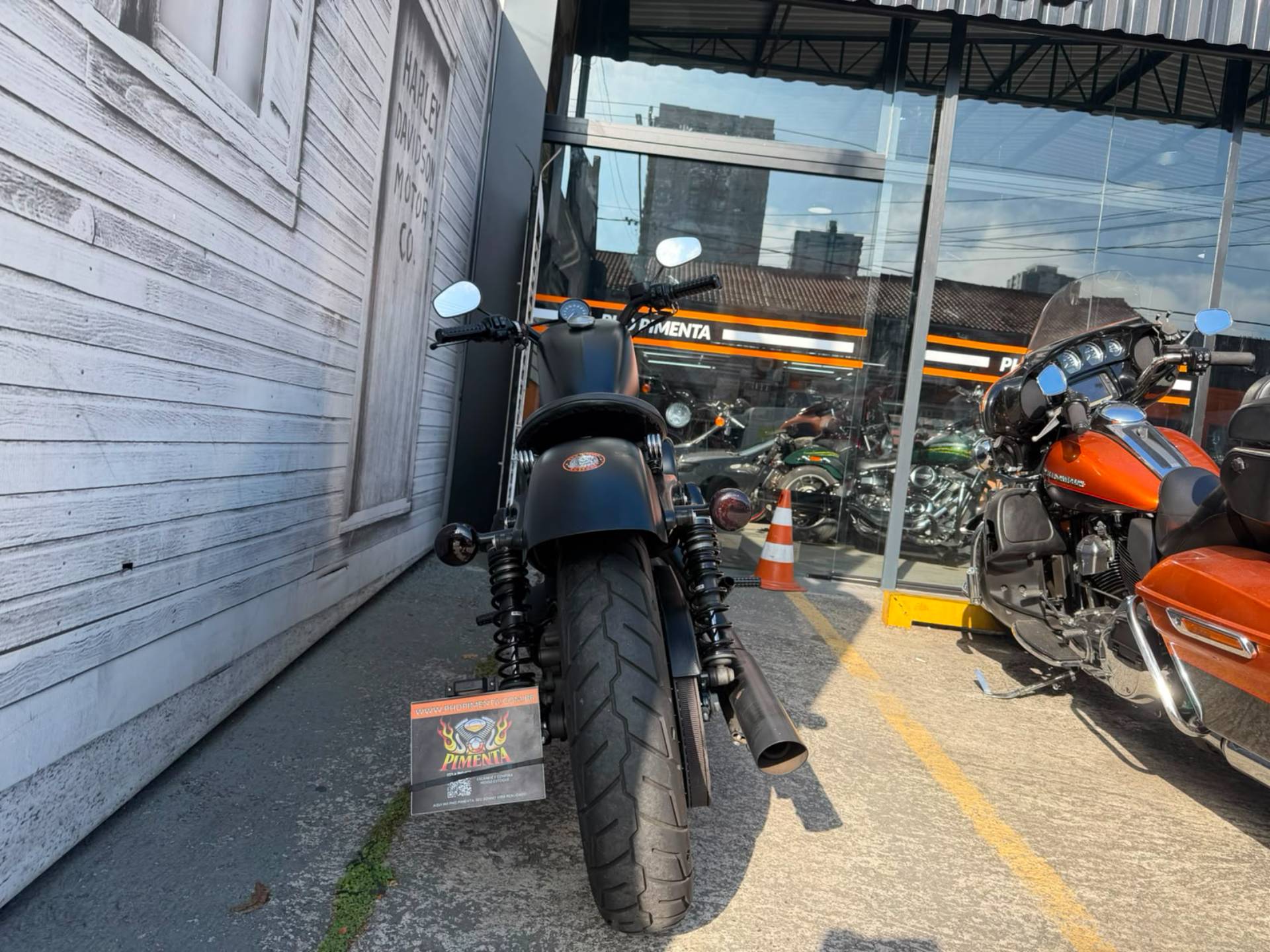 HARLEY-DAVIDSON IRON