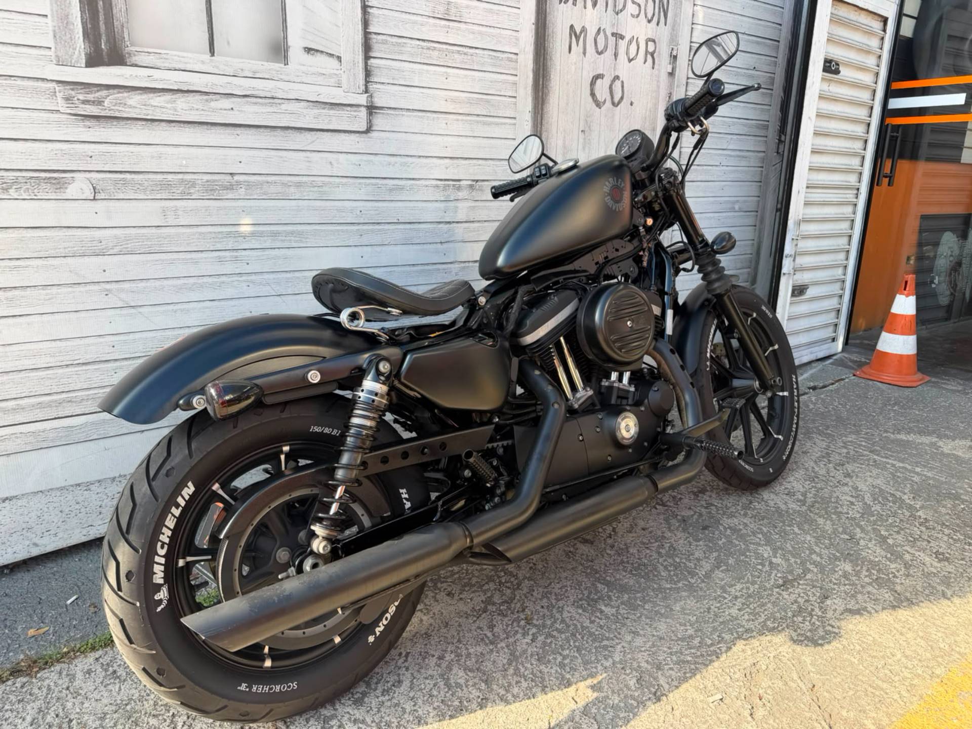 HARLEY-DAVIDSON IRON