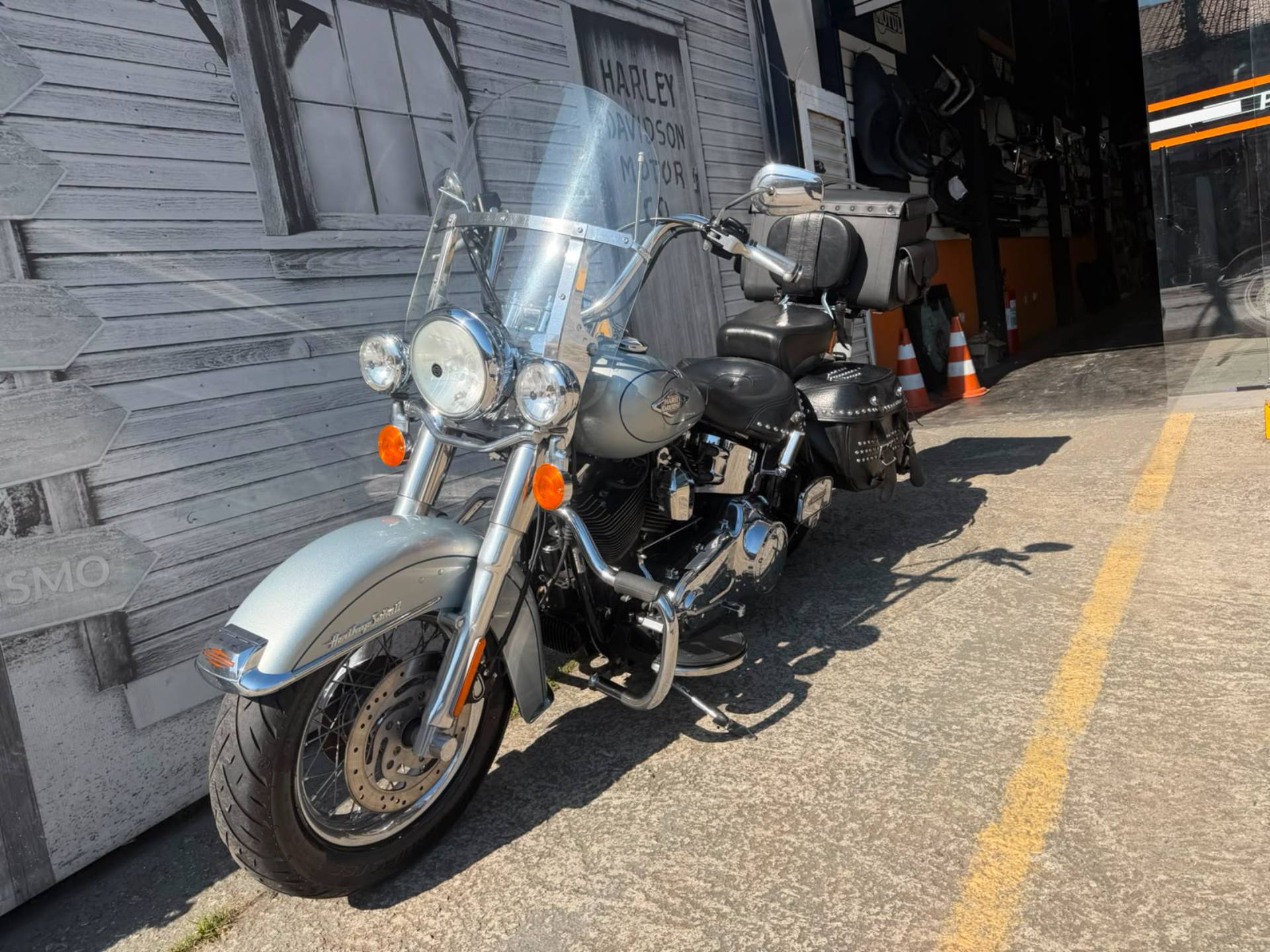 HARLEY-DAVIDSON HERITAGE SOFTAIL CLASSIC