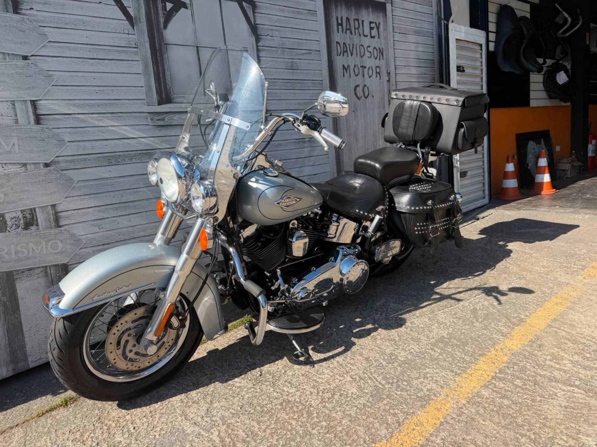 HARLEY-DAVIDSON HERITAGE SOFTAIL CLASSIC