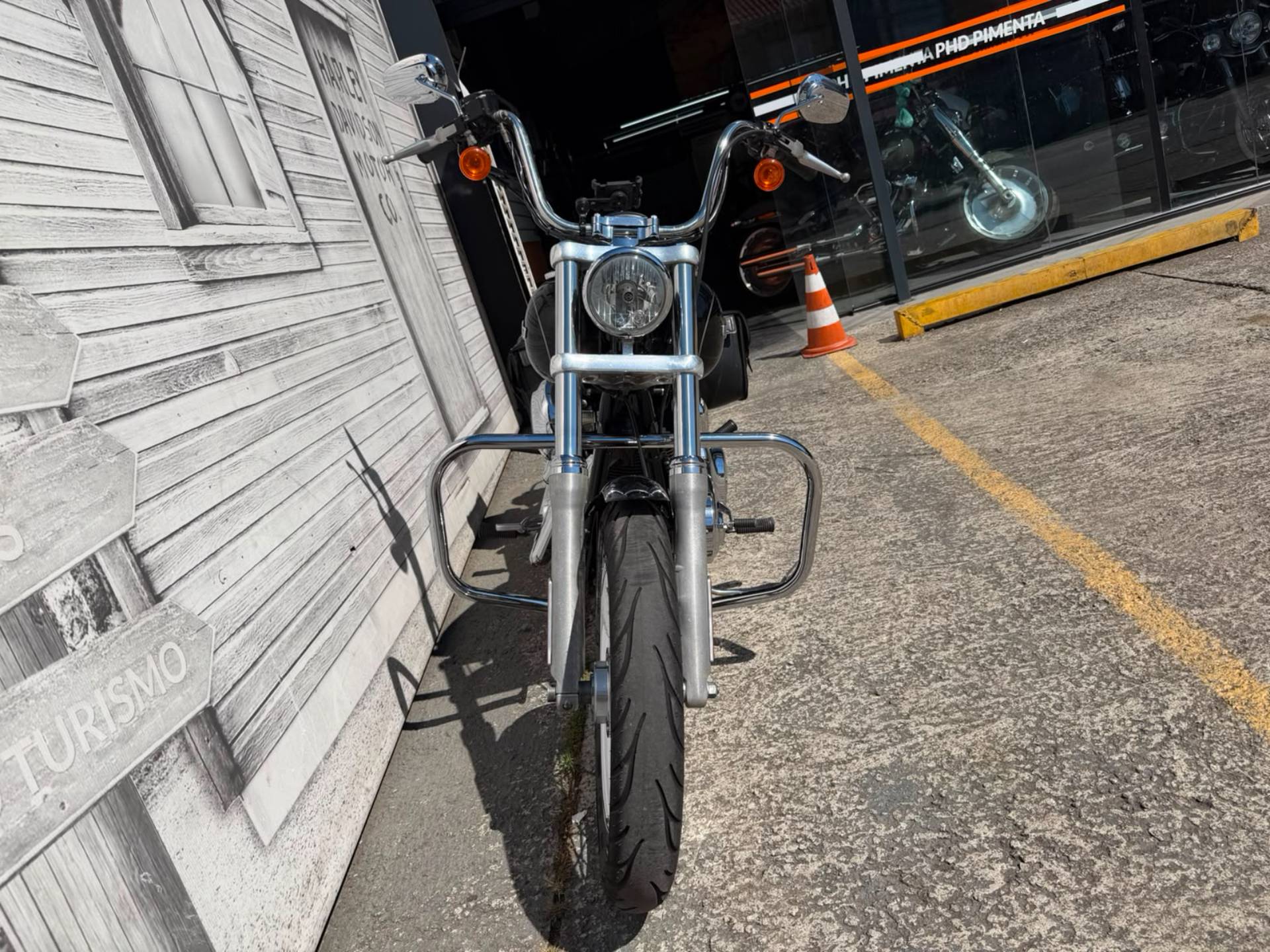 HARLEY-DAVIDSON DYNA SUPER GLIDE CUSTOM