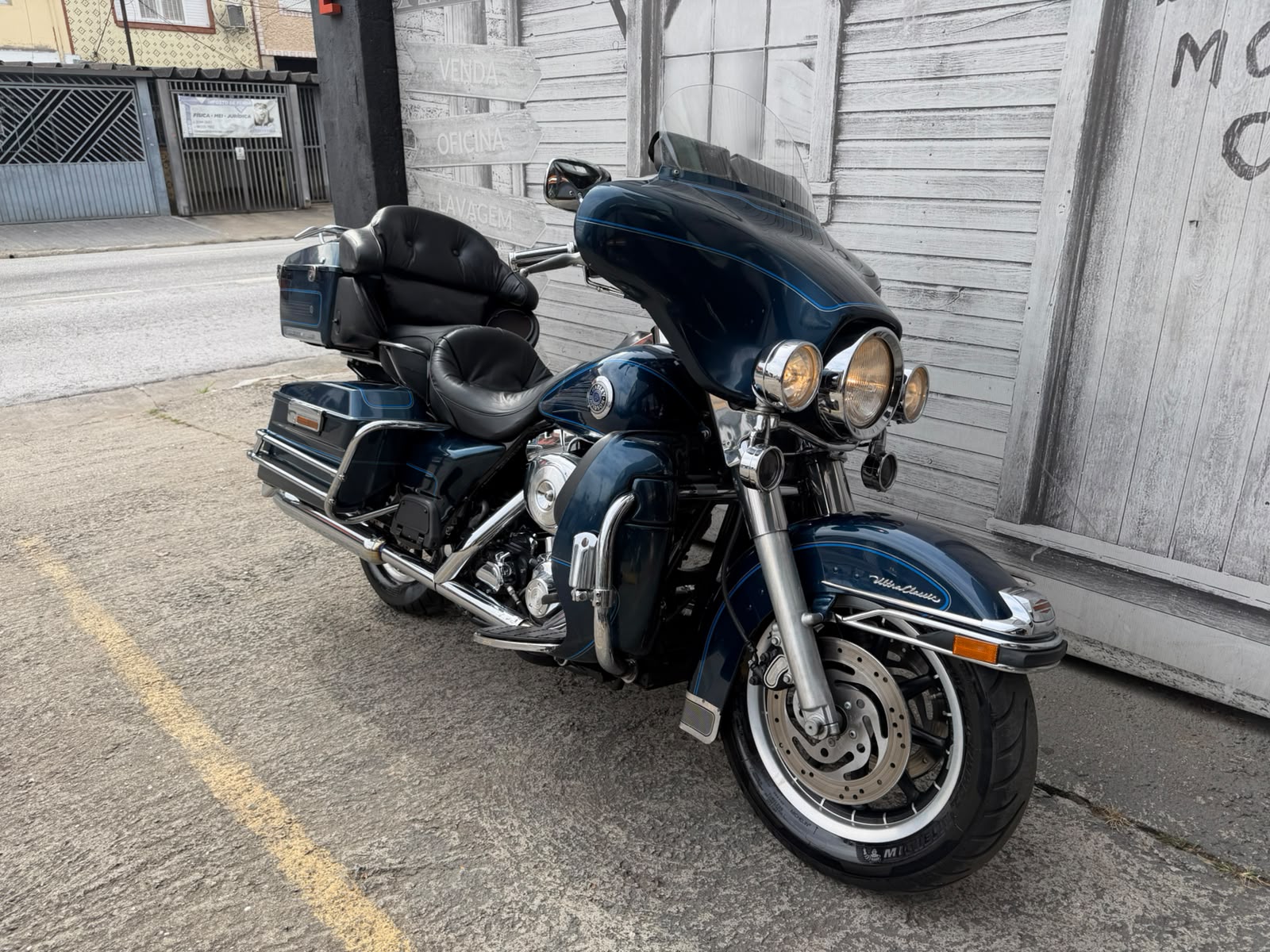 HARLEY-DAVIDSON ELECTRA GLIDE CLASSIC