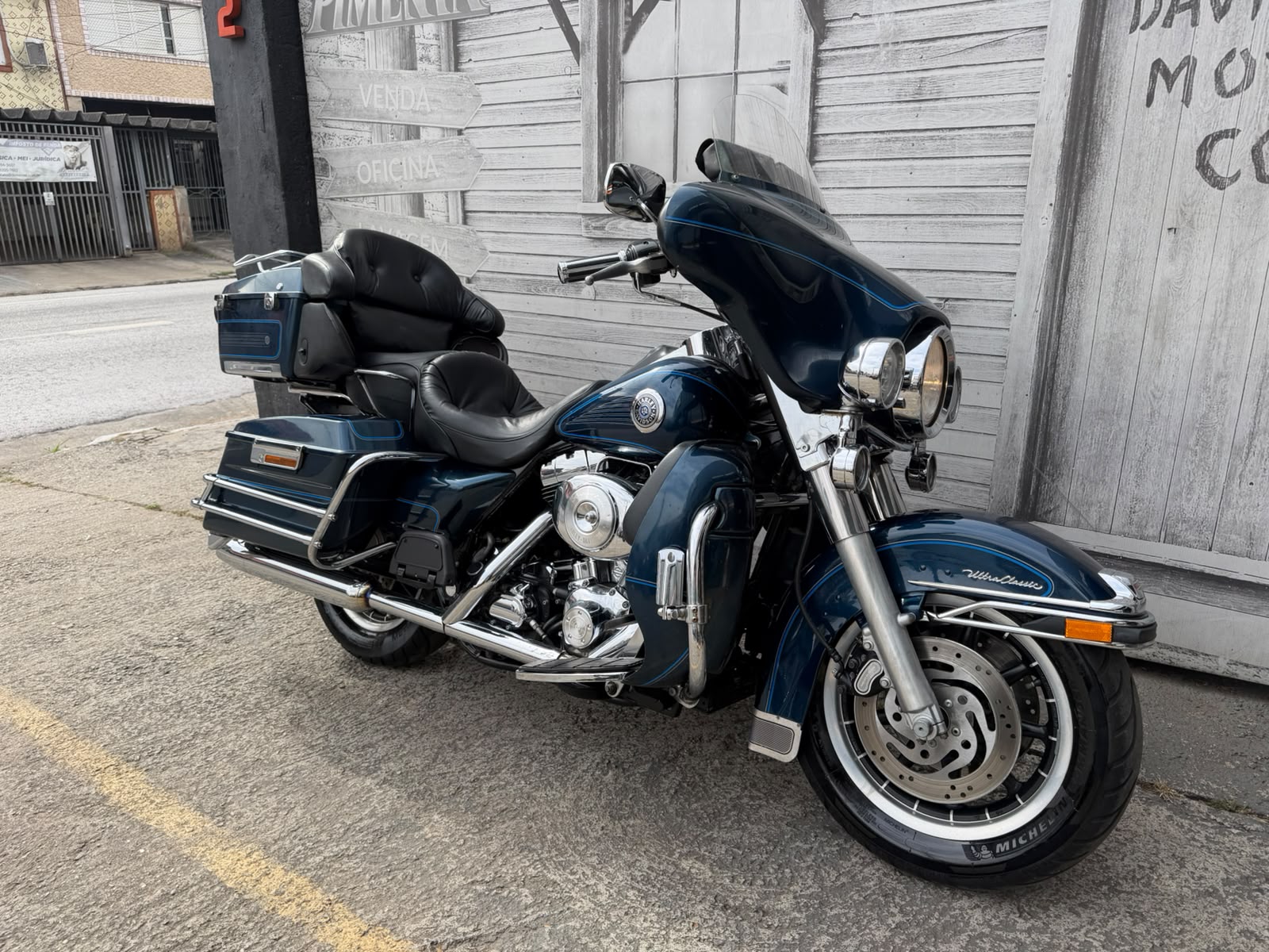 HARLEY-DAVIDSON ELECTRA GLIDE CLASSIC