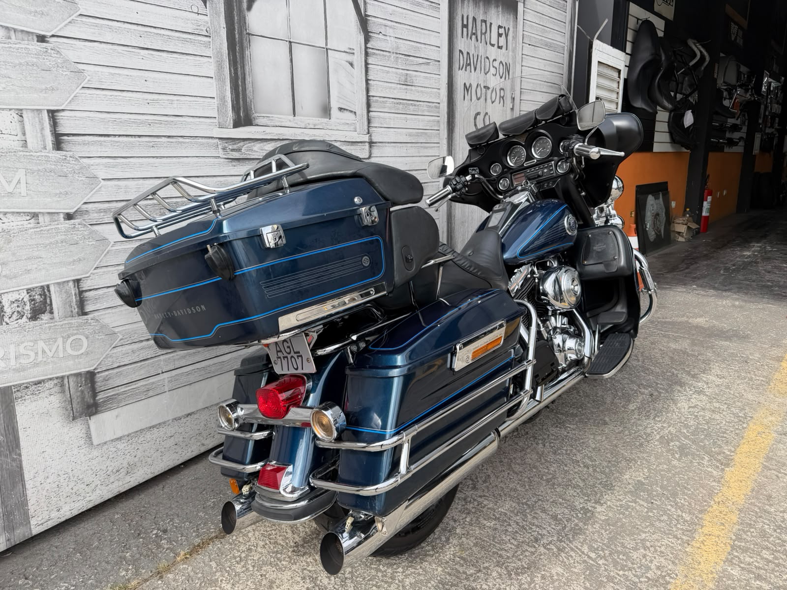 HARLEY-DAVIDSON ELECTRA GLIDE CLASSIC