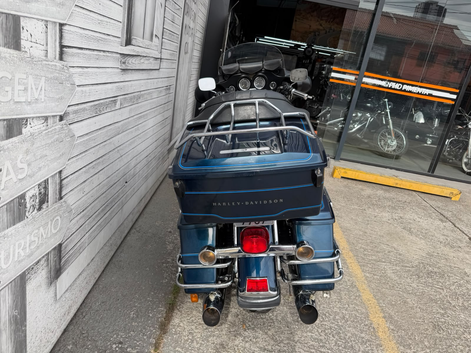 HARLEY-DAVIDSON ELECTRA GLIDE CLASSIC