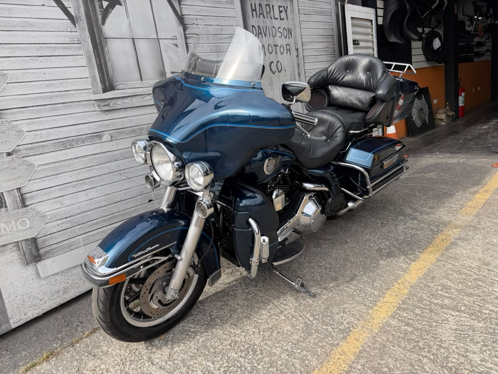 HARLEY-DAVIDSON ELECTRA GLIDE CLASSIC