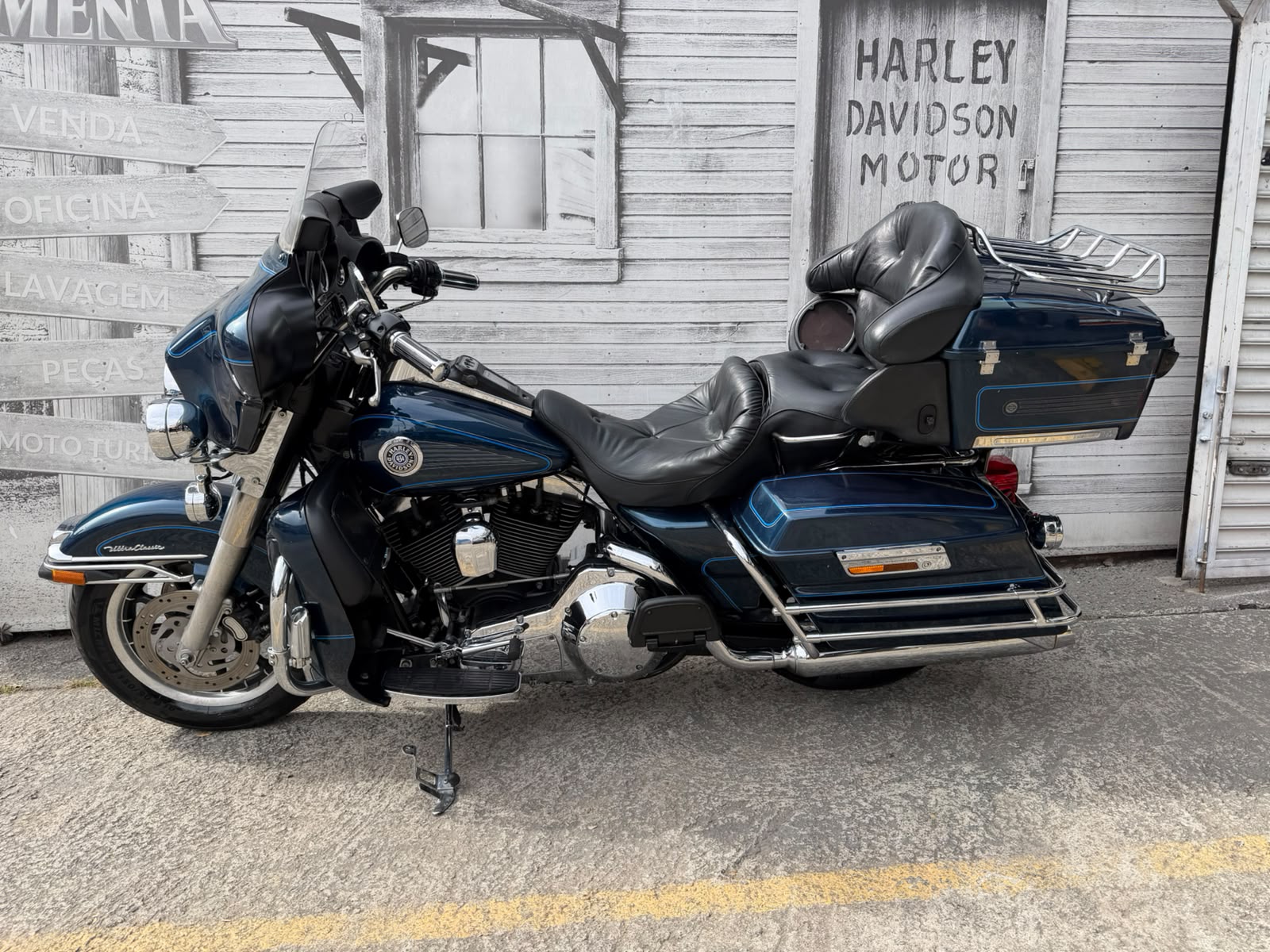 HARLEY-DAVIDSON ELECTRA GLIDE CLASSIC