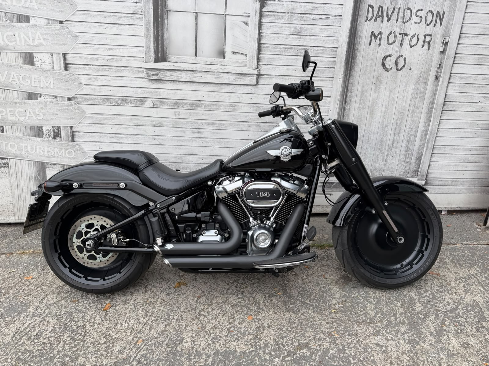 HARLEY-DAVIDSON SOFTAIL FAT BOY 114
