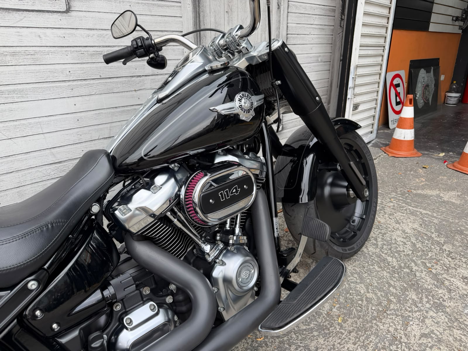 HARLEY-DAVIDSON SOFTAIL FAT BOY 114