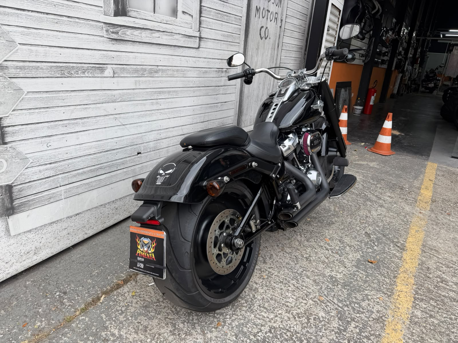 HARLEY-DAVIDSON SOFTAIL FAT BOY 114