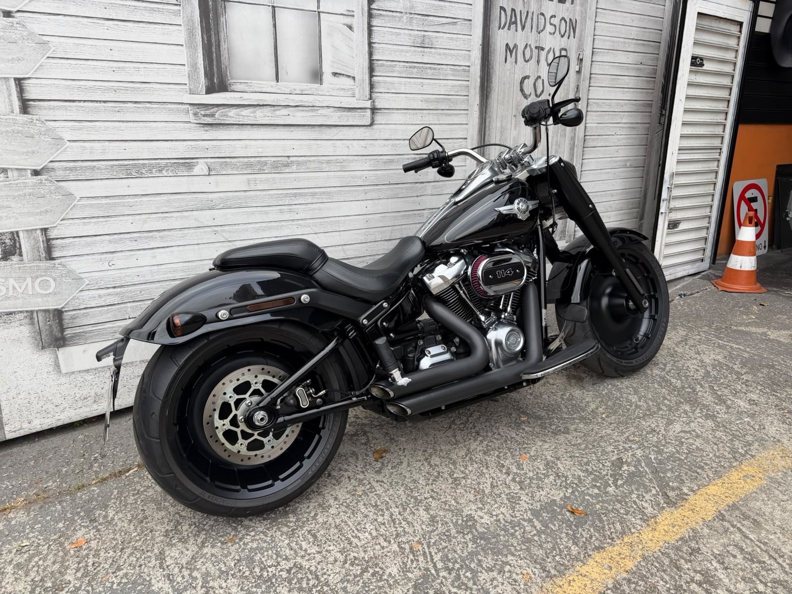 HARLEY-DAVIDSON SOFTAIL FAT BOY 114