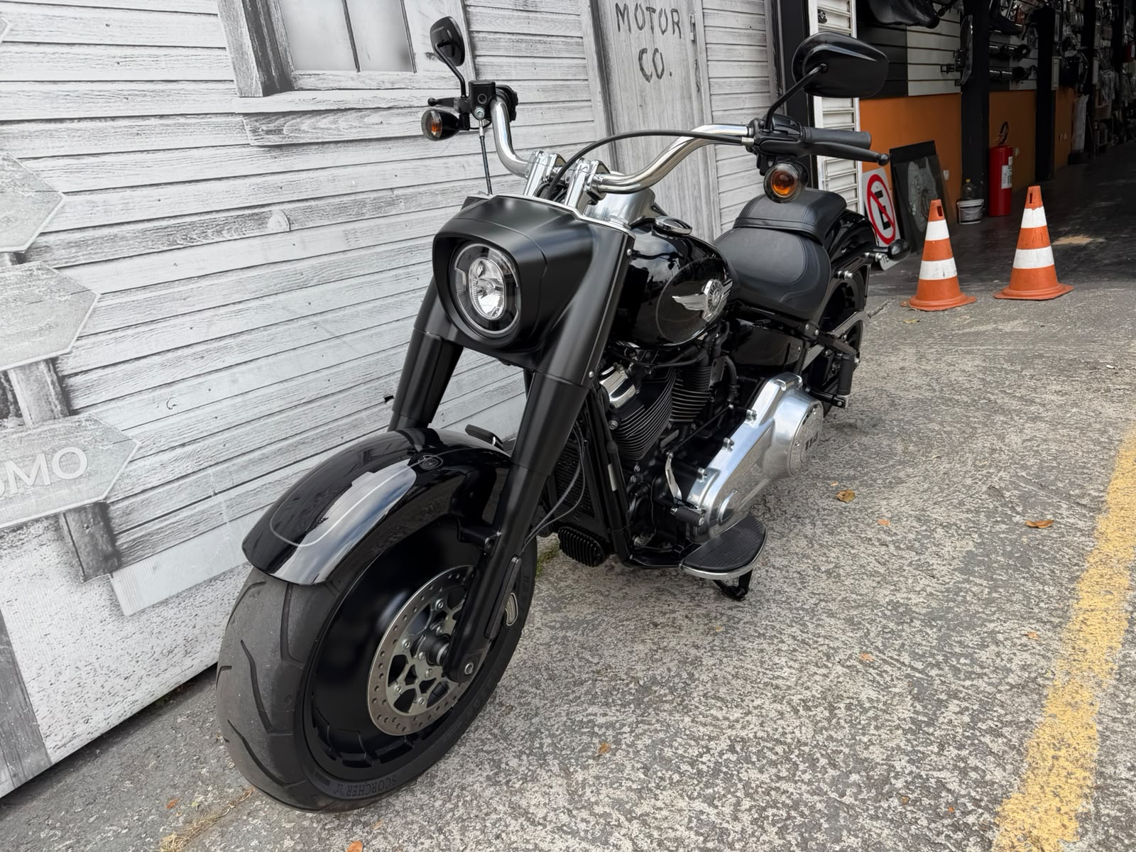 HARLEY-DAVIDSON SOFTAIL FAT BOY 114