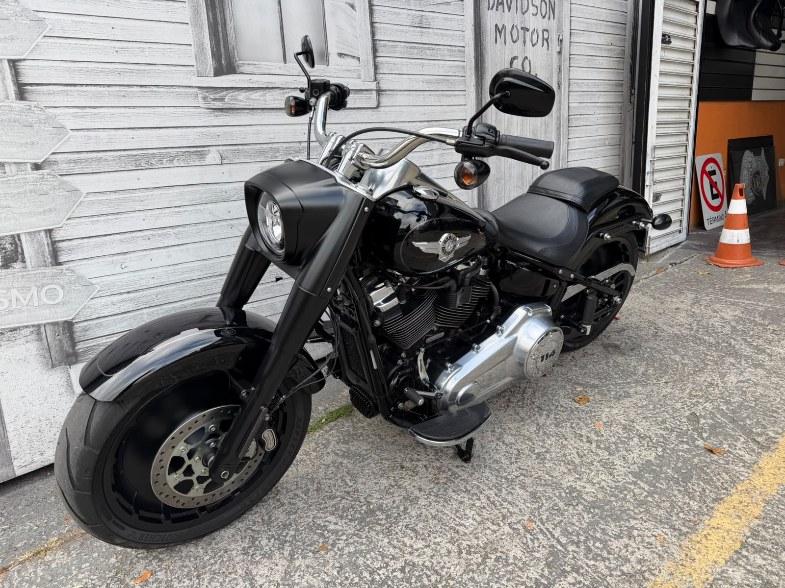 HARLEY-DAVIDSON SOFTAIL FAT BOY 114
