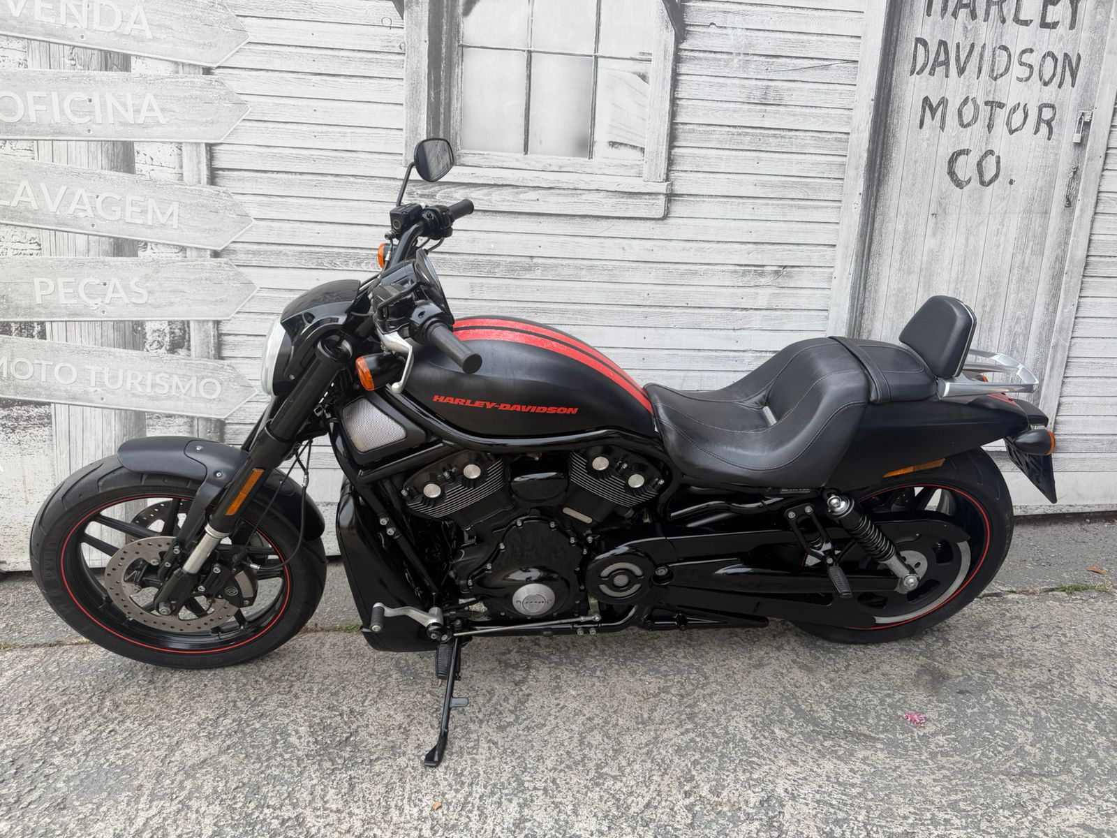 HARLEY-DAVIDSON NIGHT ROD SPECIAL