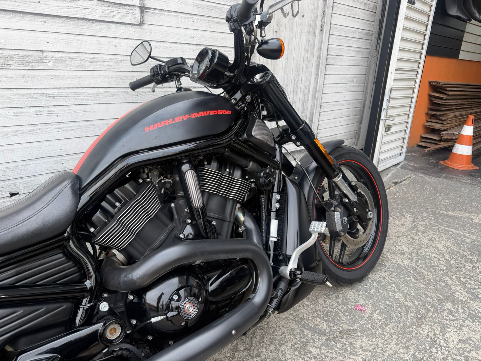 HARLEY-DAVIDSON NIGHT ROD SPECIAL