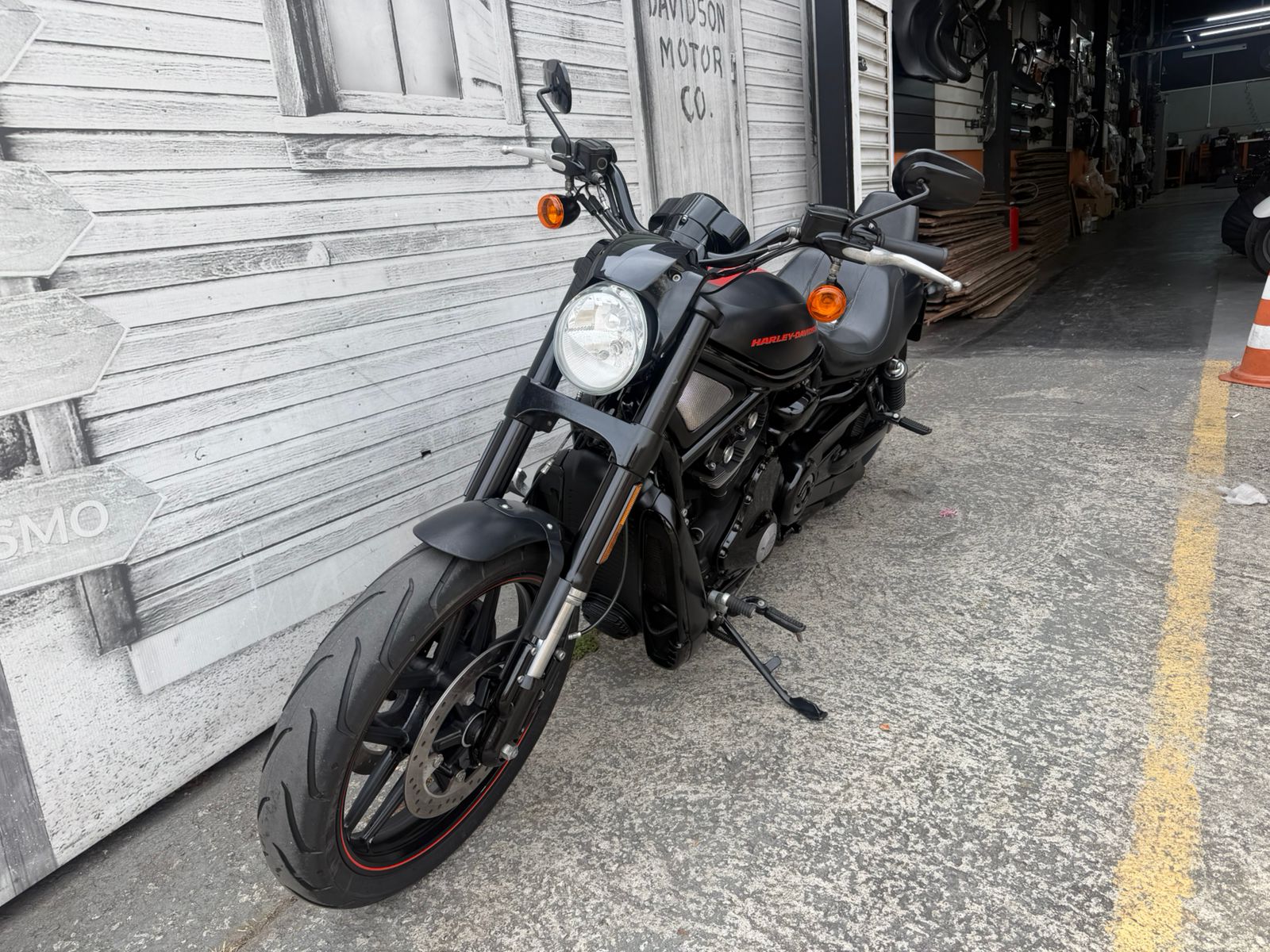 HARLEY-DAVIDSON NIGHT ROD SPECIAL