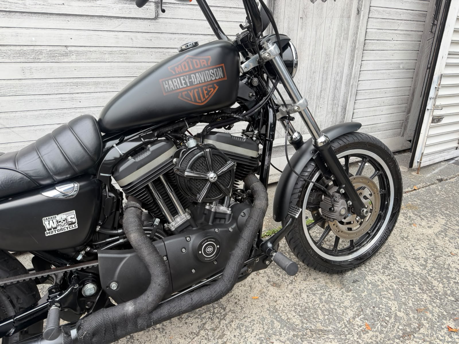 HARLEY-DAVIDSON SPORTSTER XL 883 R