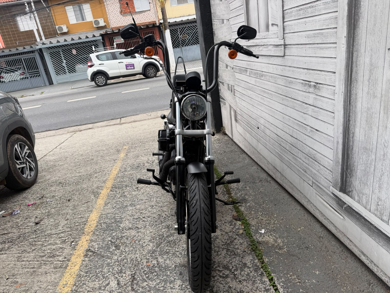 HARLEY-DAVIDSON SPORTSTER XL 883 R
