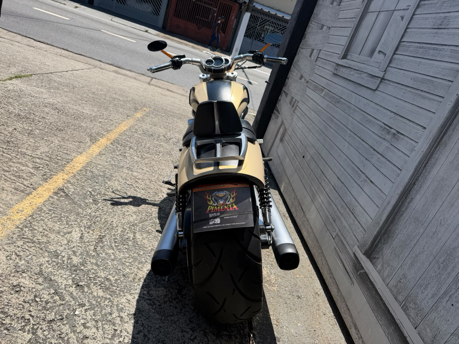 HARLEY-DAVIDSON V ROD MUSCLE