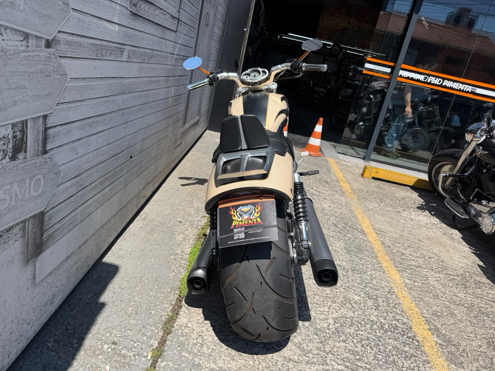 HARLEY-DAVIDSON V ROD MUSCLE