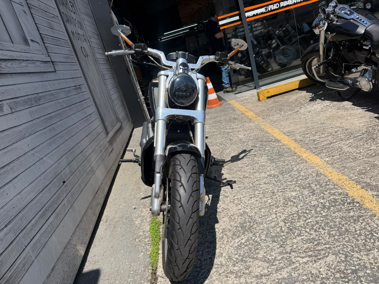 HARLEY-DAVIDSON V ROD MUSCLE