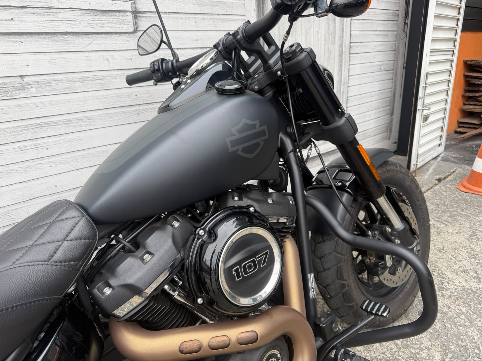HARLEY-DAVIDSON SOFTAIL FAT BOB 107