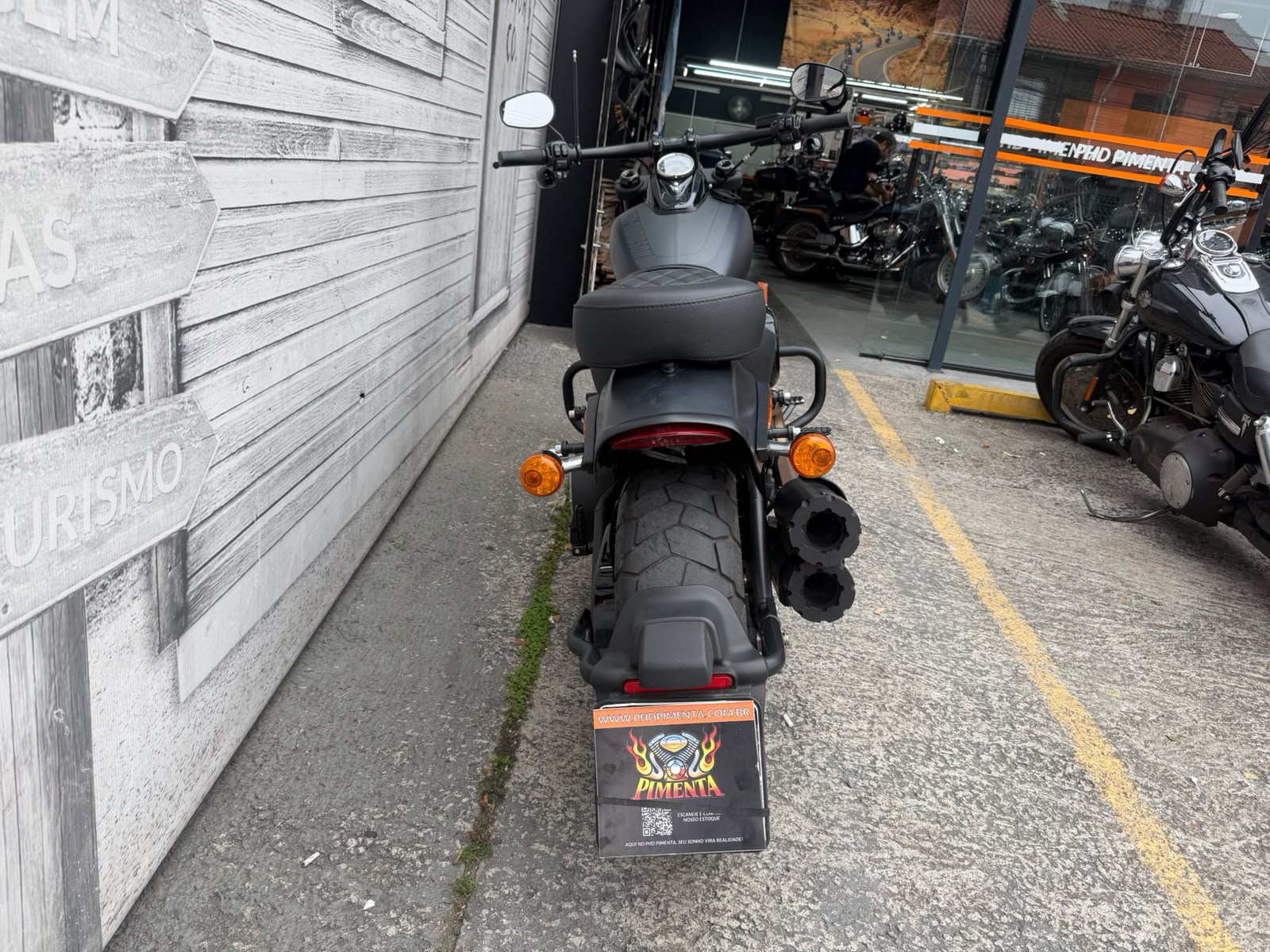 HARLEY-DAVIDSON SOFTAIL FAT BOB 107