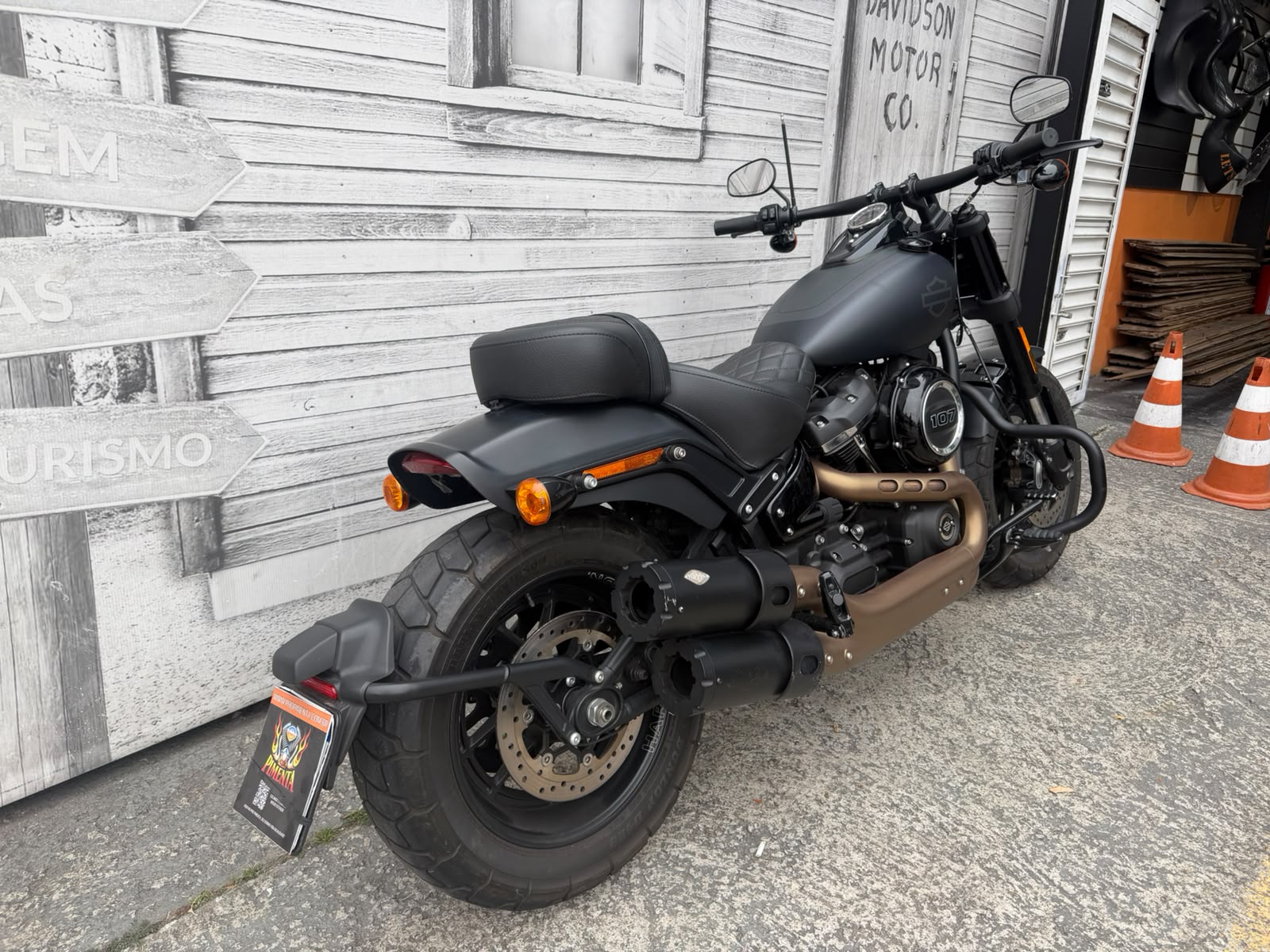 HARLEY-DAVIDSON SOFTAIL FAT BOB 107