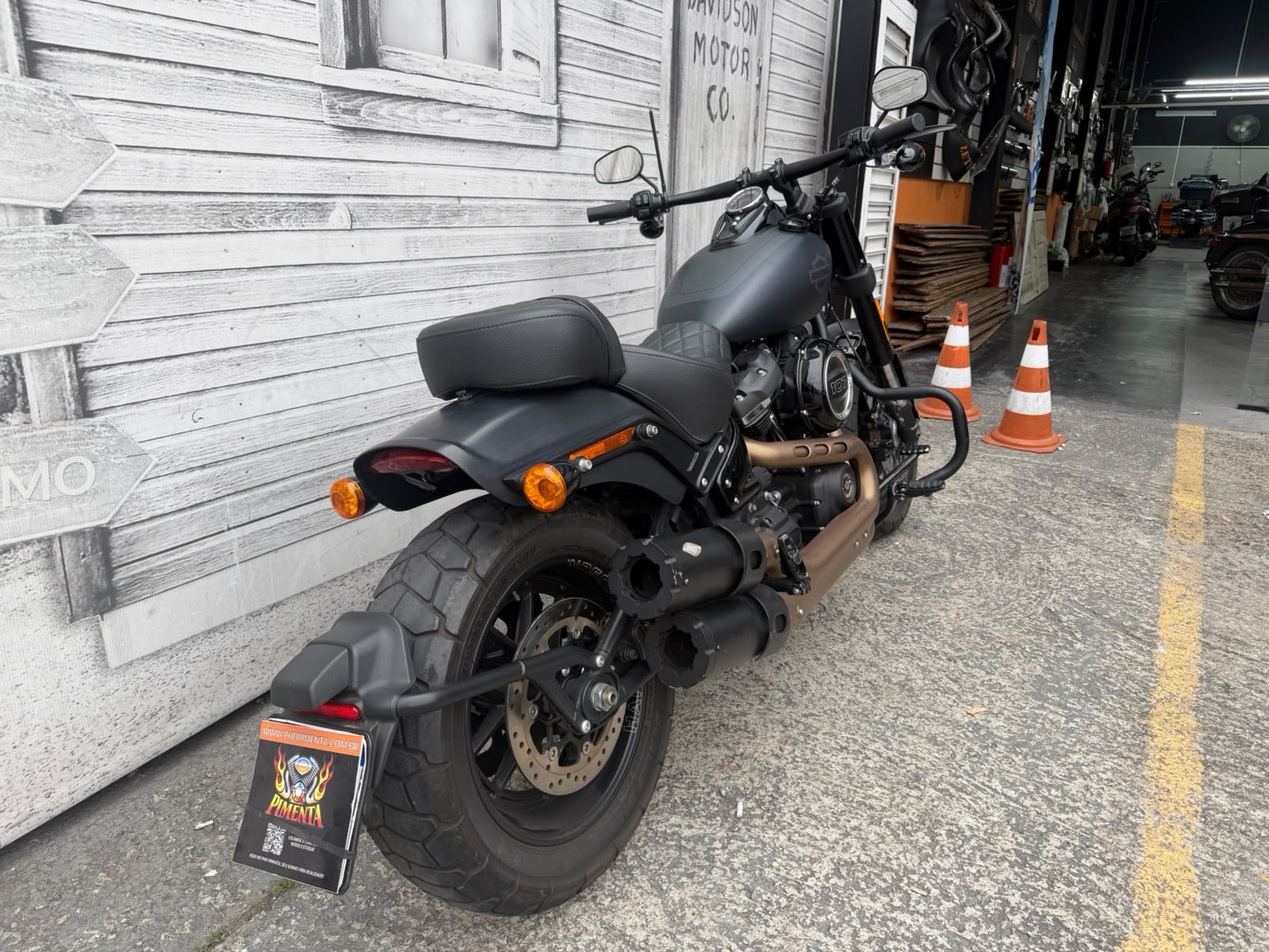 HARLEY-DAVIDSON SOFTAIL FAT BOB 107